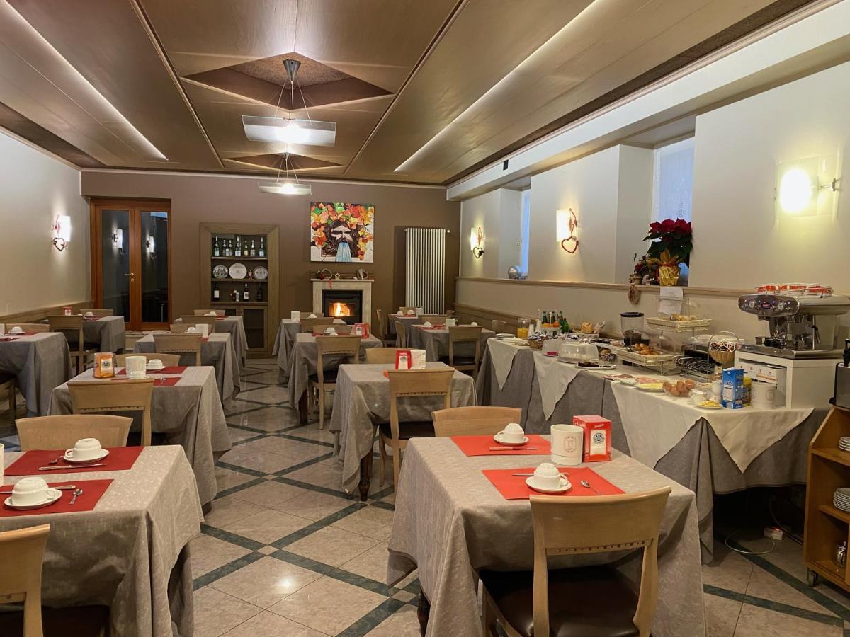 Hotel Centrale Сан-Пеллегрино-Терме Экстерьер фото