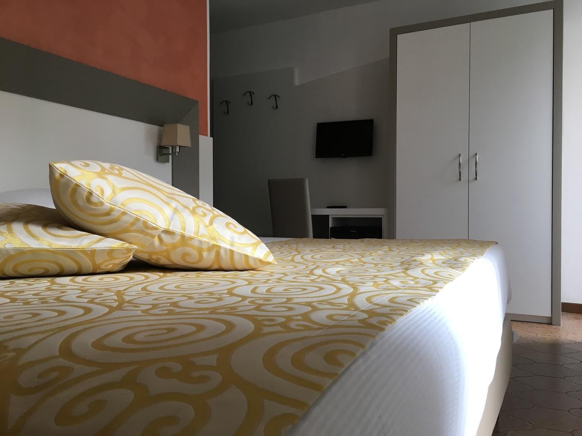 Hotel Centrale Сан-Пеллегрино-Терме Экстерьер фото